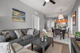 Orlando 3BR Condo, Space, Comfort and Location - Image 2