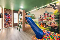 Renovated Chic 5BR, Pool, Game and Themed Rooms - Image 3