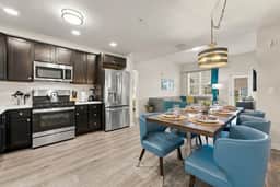 Spacious 3BR, Top Location Near Parks & Convention - Image 2