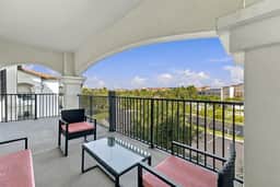 Spacious 3BR, Top Location Near Parks & Convention - Image 4