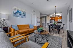 Vista Cay 3BR, Beautiful Lake View, Top Location - Image 2