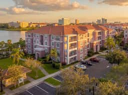 Luxury Lakeview Escape, 4BR condo, Newly Renovated - Image 5