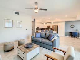 Lakeside condo near water parks. - Image 2