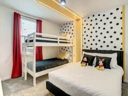 Amazing Disney Themed/2 Clubhouses/Garage - Image 5