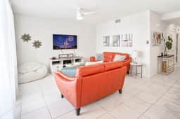 Disney Condo: Waterpark Fun & Family Comfort! - Image 3