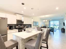 Relaxing Stay/ Thematic/ Console/ Waterpark - Image 4
