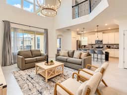 Sunny Escape/ Private Pool, Jacuzzi & Waterpark - Image 3