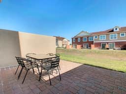 Family-Friendly Townhouse with Pool & Resort - Image 3