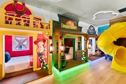 A Magical World of Luxury & Fun Near Disney - Image 2