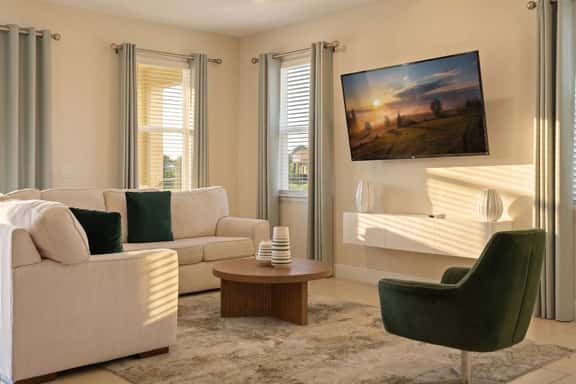 4BR Getaway, Spacious, Beautiful, Great Location - Image 1
