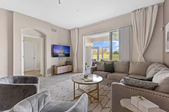 Amazing 2BR Apartment at Champions Gate - Image 1