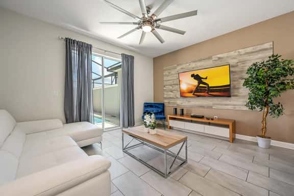 Magical Retreat, Spacious villa 10 min from Disney - Image 1