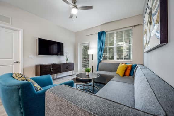 Cozy 2BR condo, Comfort and Prime Location - Image 1
