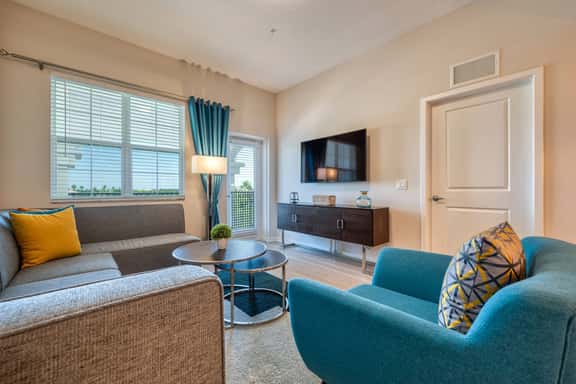 Spacious 3BR, Near Parks and Convention Center - Image 1