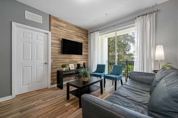 3BR Lake View, 8 guests, Amazing Orlando Location - Image 1