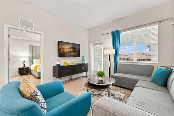 Spacious 3BR, Top Location Near Parks & Convention - Image 1