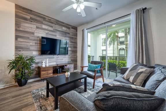 Vista Cay 2BR, Epic Location, Amazing Stay - Image 1