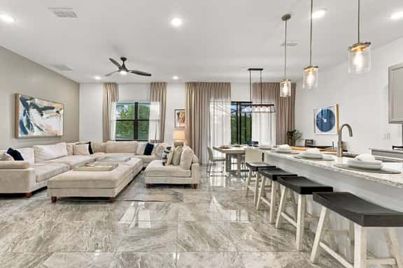 Stunning 6BR, Private Pool, Prime Location - Image 1