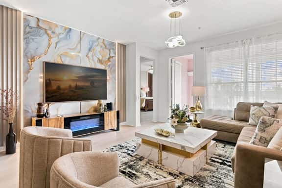 Luxury Lakeview Escape, 4BR condo, Newly Renovated - Image 1