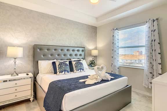 Charming Themed Stay/Lakeview/2 Clubhouses Access - Image 1