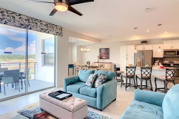 Kissimmee Condo: Pools, parks, family fun, and att - Image 1