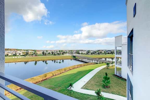 Lakeside condo near water parks. - Image 1