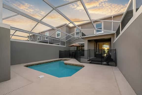 Luxury Townhome w Private Pool in ChampionsGate - Image 1