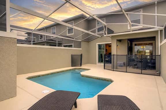 Sleeps 16 · Private Pool · 2 Themed Rooms - Image 1