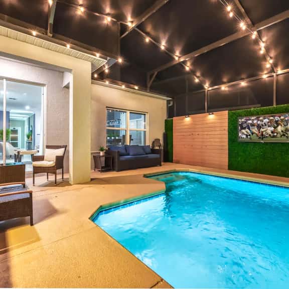 Luxury, Corner Lot, Pond View Vacation Home - Image 1