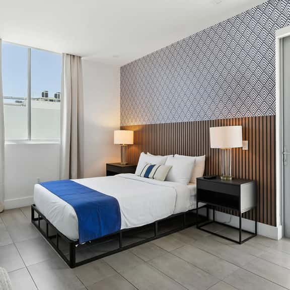 South Beach Sleek 2BR Getaway - Image 1