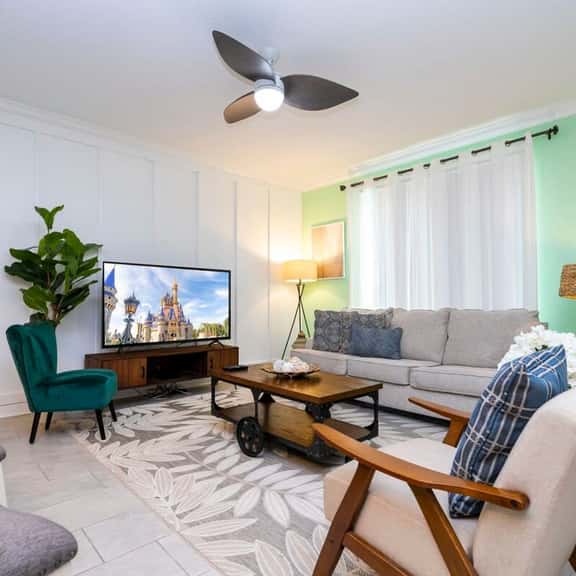 Vibrant, Themed Home, Prime Location - Image 1