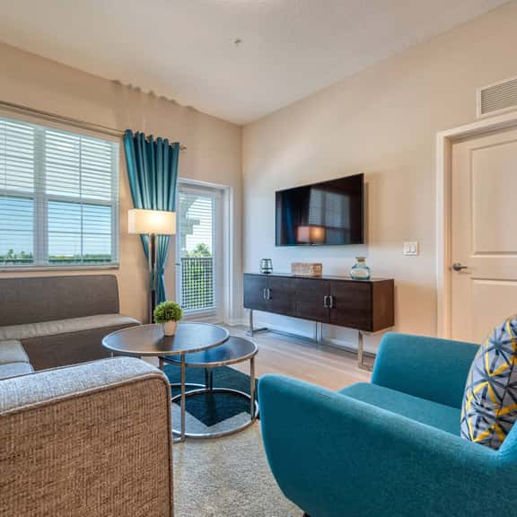 Spacious 3BR, Near Parks and Convention Center - Image 1
