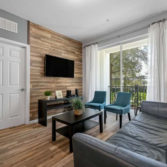 3BR Lake View, 8 guests, Amazing Orlando Location - Image 1