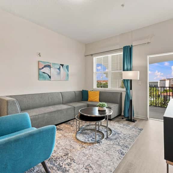 Spacious 3BR, Top Location Near Parks & Convention - Image 1