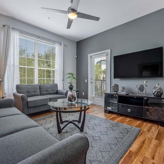 Vista Cay 3BR, Beautiful Lake View, Top Location - Image 1