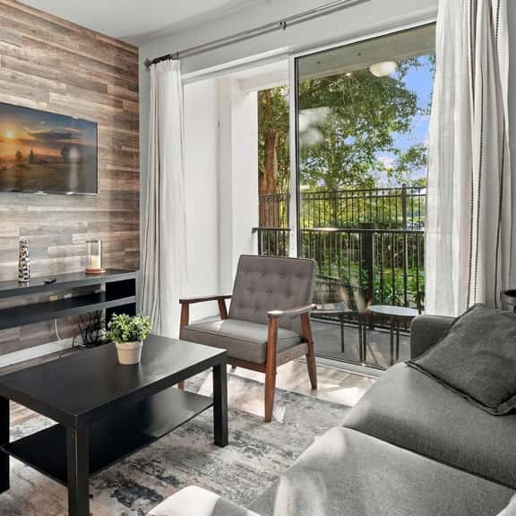 3BR Lake View, 8 guests, Amazing Orlando Location - Image 1