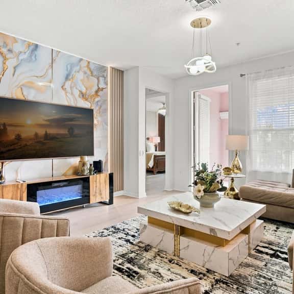 Luxury Lakeview Escape, 4BR condo, Newly Renovated - Image 1