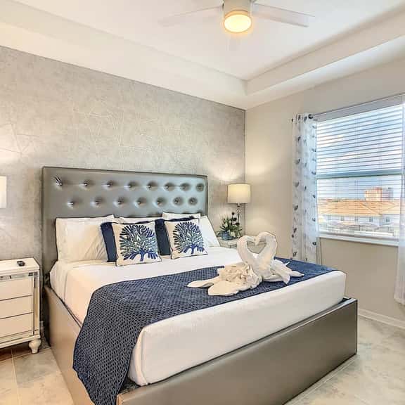 Charming Themed Stay/Lakeview/2 Clubhouses Access - Image 1