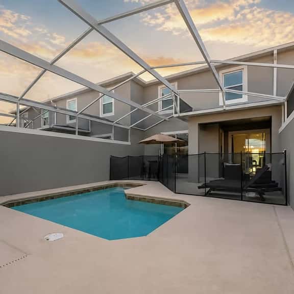 Luxury Townhome w Private Pool in ChampionsGate - Image 1