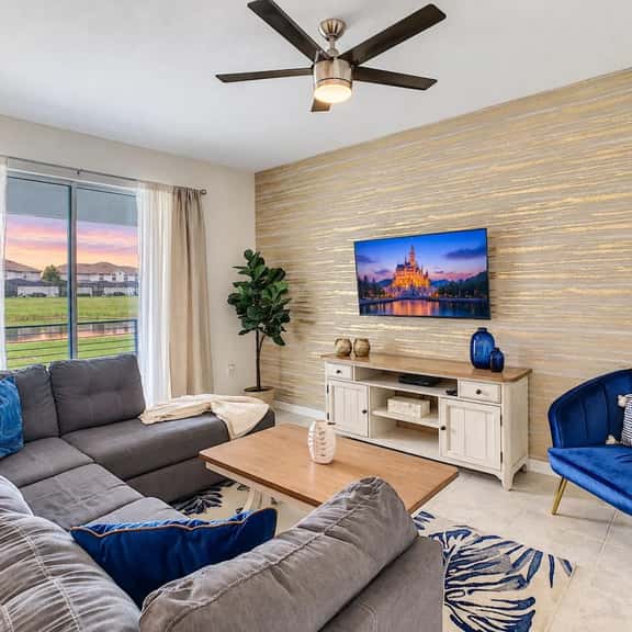 Magical Disney Getaway / Two Clubhouses / Splash P - Image 1