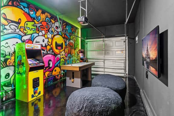 Themed 5 Bedrooms at Storey Lake - Image 3