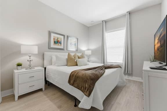 4 Suites, Private Jacuzzi & Prime Location - Image 5
