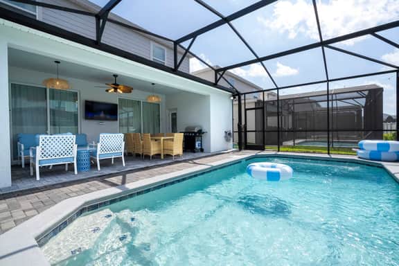 Amazing 5 Suite Home with Resort-Style Amenities - Image 2