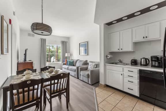 Apartment 1 BR FREE Shuttle to Disney Parks - Image 3