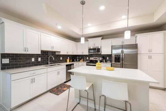 Apartment 3BR Great Location - Super Comfort - Image 3
