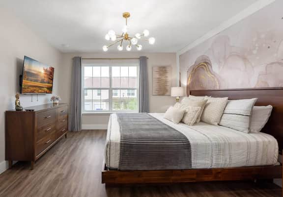 Beautiful 4BR Home w/ Modern Design - Image 2