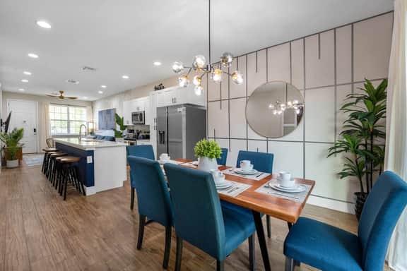 Beautiful 4BR Home w/ Modern Design - Image 4