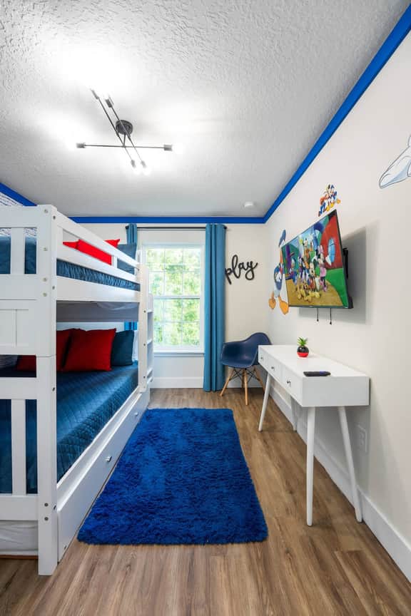 Beautiful 4BR Home w/ Modern Design - Image 5