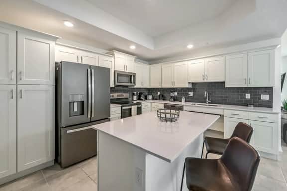 Beautiful Lakeview Retreat Near Disney - Image 3