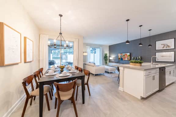 Beautiful Storey Lake Retreat, Minutes from Disney - Image 5